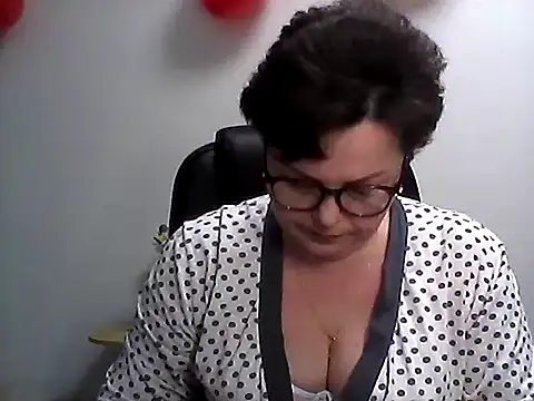 Snapshot of EllaLove2277 chatting on 02-18-26, 06:31 EllaLove2277 online show from 02-18-26, 06:31