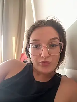 Snapshot of Bellatrisssaa chatting on 09-14-25, 10:03 Bellatrisssaa online show from 09-14-25, 10:03