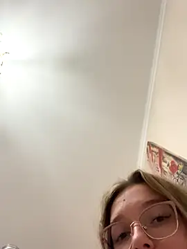 Snapshot of Bellatrisssaa chatting on 09-22-25, 04:20 Bellatrisssaa online show from 09-22-25, 04:20