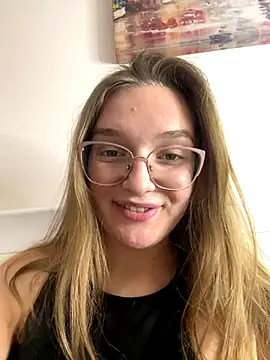 Snapshot of Bellatrisssaa chatting on 11-16-25, 04:12 Bellatrisssaa online show from 11-16-25, 04:12