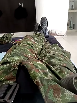 Snapshot of alejos81 chatting on 12-18-25, 03:40 alejos81 online show from 12-18-25, 03:40