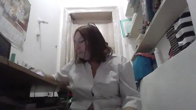 Snapshot of AnnaLive570 chatting on 12-15-25, 05:23 AnnaLive570 online show from 12-15-25, 05:23