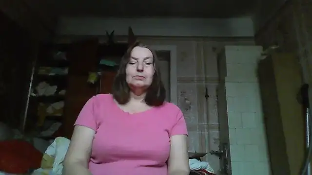 Snapshot of AnnaLive570 chatting on 12-21-25, 09:05 AnnaLive570 online show from 12-21-25, 09:05