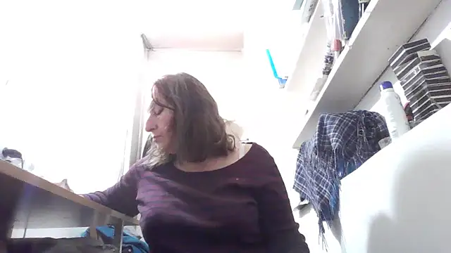 Snapshot of AnnaLive570 chatting on 01-16-26, 05:33 AnnaLive570 online show from 01-16-26, 05:33