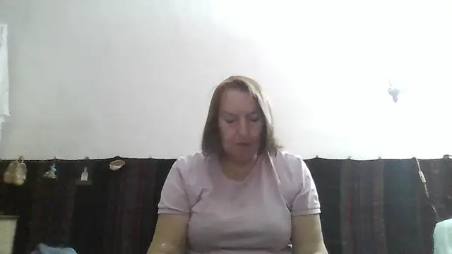 Snapshot of AnnaLive570 chatting on 03-28-26, 02:33 AnnaLive570 online show from 03-28-26, 02:33