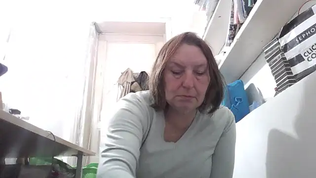 Snapshot of AnnaLive570 chatting on 04-14-26, 11:49 AnnaLive570 online show from 04-14-26, 11:49