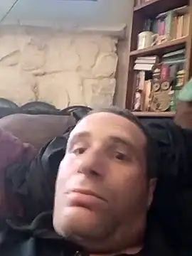 Snapshot of Gain2in1 chatting on 11-15-25, 04:03 Gain2in1 online show from 11-15-25, 04:03