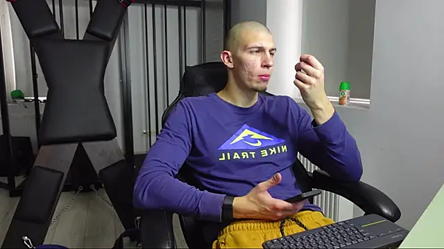 Snapshot of Ryan_Dozer chatting on 10-16-25, 08:04 Ryan Dozer online show from 10-16-25, 08:04