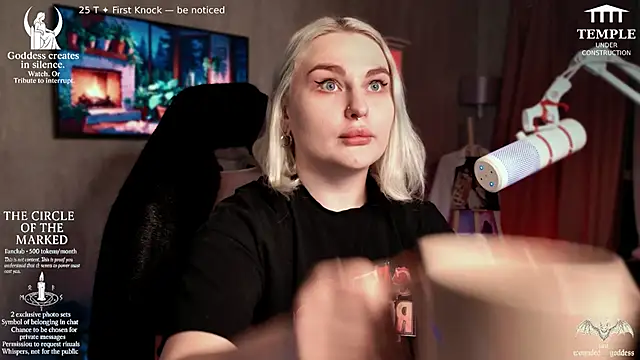 Snapshot of Wounded_Goddess_ chatting on 11-13-25, 08:30 Wounded Goddess online show from 11-13-25, 08:30