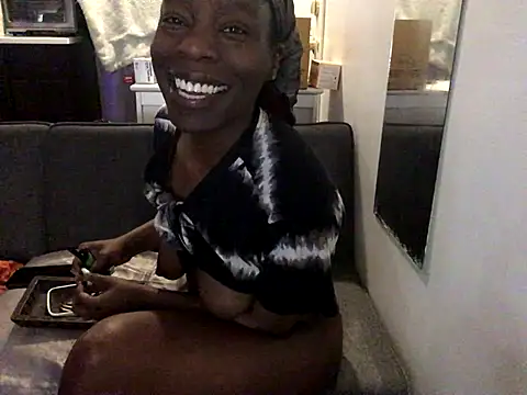 littyleesh1 online show from 12-19-25, 11:28