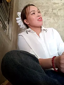 Snapshot of keobong-00 chatting on 10-10-25, 12:42 keobong-00 online show from 10-10-25, 12:42