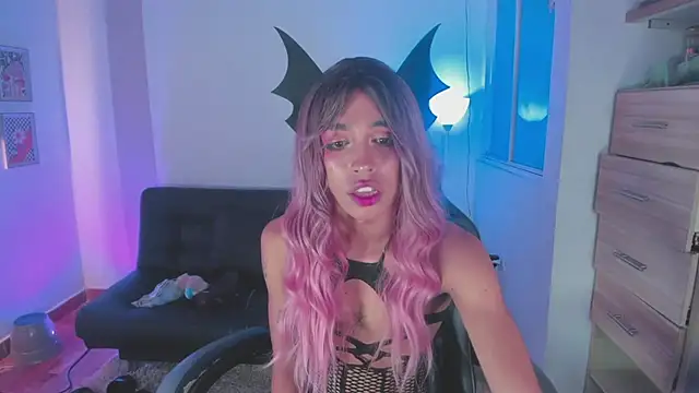 Nikkita Dragon online show from 11-16-25, 02:39