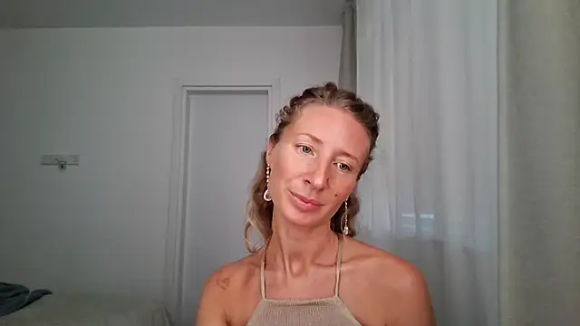 Snapshot of Paevoa chatting on 09-12-25, 07:08 Paevoa online show from 09-12-25, 07:08
