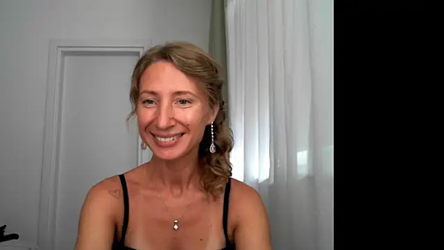 Snapshot of Paevoa chatting on 10-05-25, 08:45 Paevoa online show from 10-05-25, 08:45