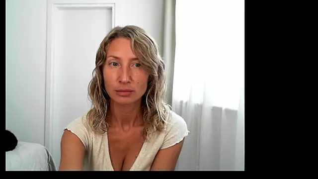 Snapshot of Paevoa chatting on 10-30-25, 09:00 Paevoa online show from 10-30-25, 09:00