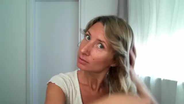 Snapshot of Paevoa chatting on 11-12-25, 08:59 Paevoa online show from 11-12-25, 08:59