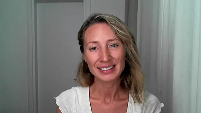 Snapshot of Paevoa chatting on 11-15-25, 03:30 Paevoa online show from 11-15-25, 03:30