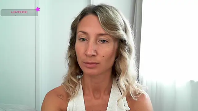 Snapshot of Paevoa chatting on 12-03-25, 09:29 Paevoa online show from 12-03-25, 09:29