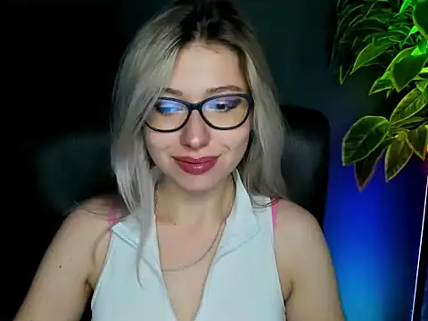 loveHeidi online show from 09-22-25, 04:14