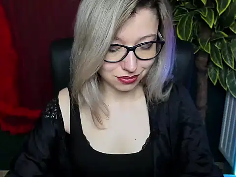 Snapshot of loveHeidi chatting on 04-30-26, 04:30 loveHeidi online show from 04-30-26, 04:30