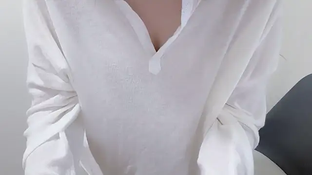 Snapshot of Queen_ww chatting on 10-30-25, 05:42 Queen ww online show from 10-30-25, 05:42