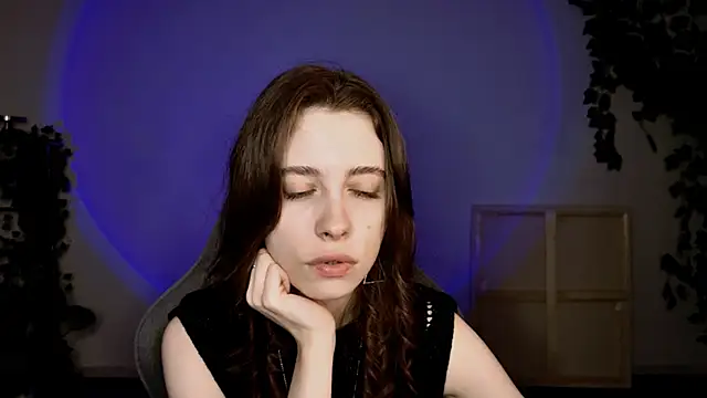 Yoka paradoXXX online show from 11-07-25, 09:09