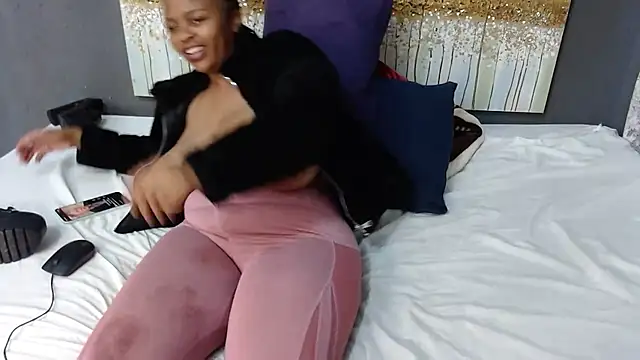 PrettyLisa28 online show from 09-16-25, 07:04