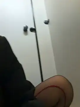 Snapshot of wemroudeyu chatting on 01-08-26, 09:11 wemroudeyu online show from 01-08-26, 09:11