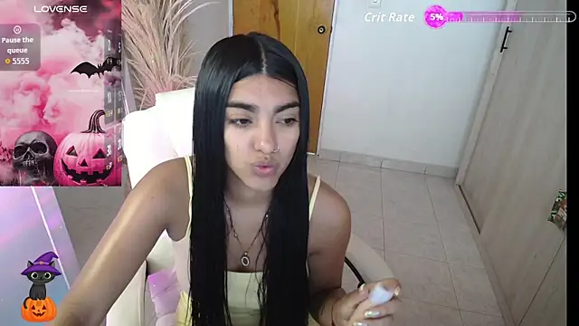 amarasilk  online show from 10-28-25, 06:54