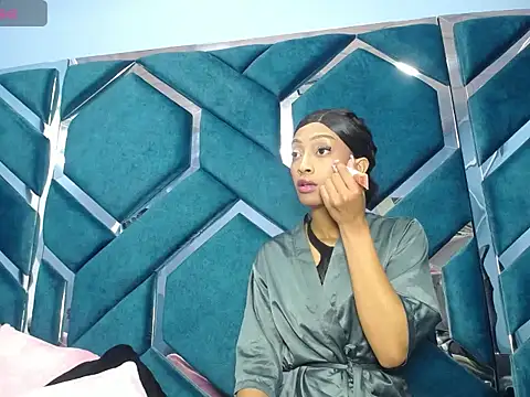 Lea Sweetly online show from 10-29-25, 01:13