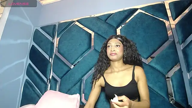 Lea Sweetly online show from 11-08-25, 01:22