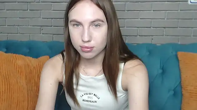 Snapshot of MellinGiG chatting on 09-14-25, 05:17 MellinGiG online show from 09-14-25, 05:17