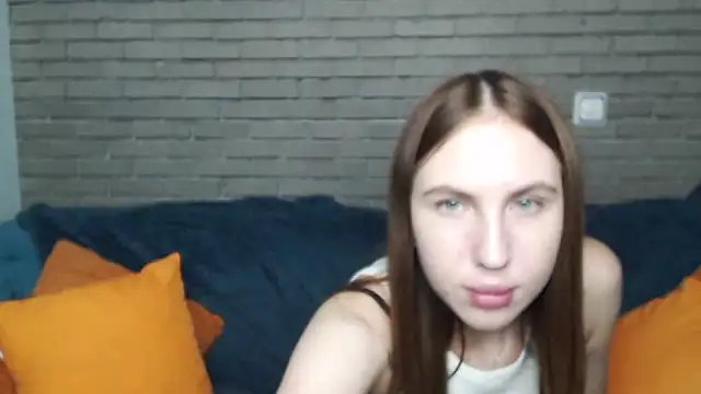 Snapshot of MellinGiG chatting on 10-13-25, 05:13 MellinGiG online show from 10-13-25, 05:13