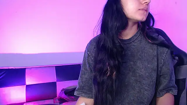 GwenHazel online show from 11-29-25, 11:24