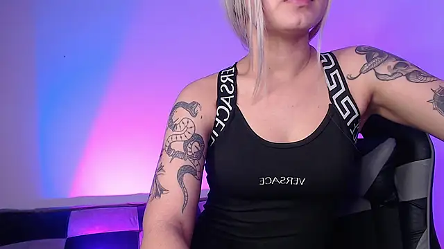 GwenHazel online show from 12-04-25, 11:19