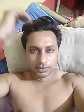 Snapshot of Flybye_0009 chatting on 06-15-26, 01:02 Flybye 0009 online show from 06-15-26, 01:02