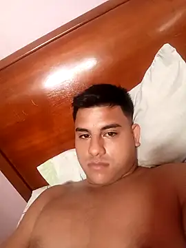 Snapshot of Onelioluna chatting on 09-24-25, 07:39 Onelioluna online show from 09-24-25, 07:39