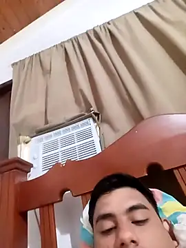 Snapshot of Onelioluna chatting on 12-01-25, 04:45 Onelioluna online show from 12-01-25, 04:45