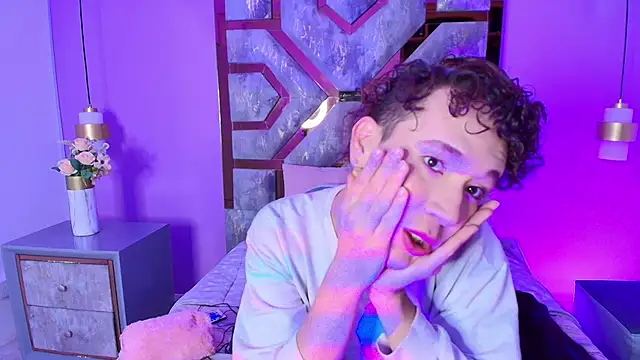 Electra Gosselin online show from 10-13-25, 12:05