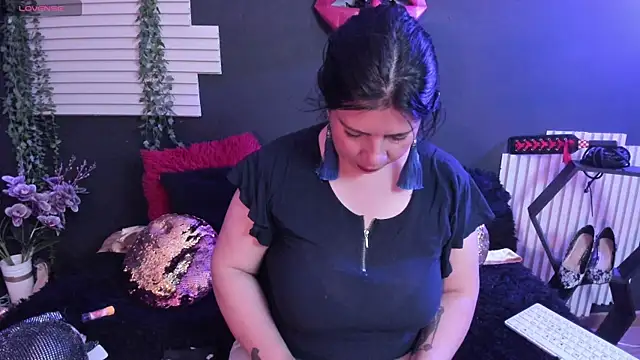 kinky momm online show from 07-10-26, 03:14