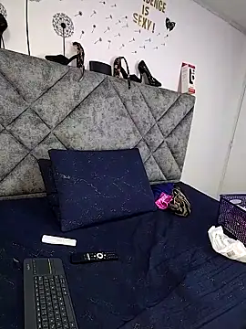 Shantey Laurent online show from 02-22-26, 02:48