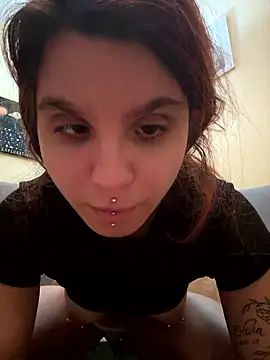 Snapshot of Brutecia2002 chatting on 01-10-26, 10:50 Brutecia2002 online show from 01-10-26, 10:50