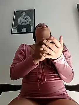 Shell Latina online show from 11-08-25, 01:33