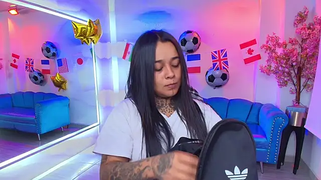 Black roseee online show from 07-16-26, 03:45