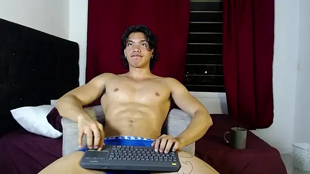 adriel escalante online show from 01-07-26, 03:20