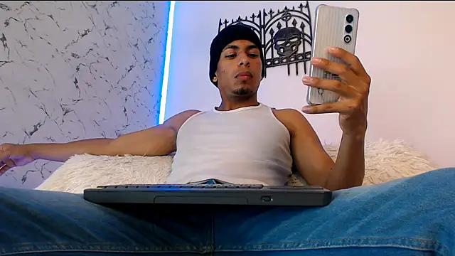 Snapshot of lorian_vikel chatting on 10-21-25, 09:26 lorian vikel online show from 10-21-25, 09:26