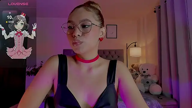 Snapshot of OxanaFedorova1- chatting on 05-07-26, 08:25 OxanaFedorova1- online show from 05-07-26, 08:25