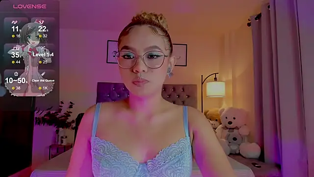 Snapshot of OxanaFedorova1- chatting on 05-15-26, 09:11 OxanaFedorova1- online show from 05-15-26, 09:11
