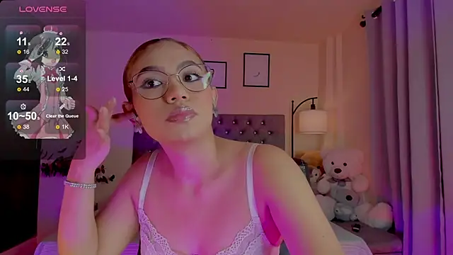 Snapshot of OxanaFedorova1- chatting on 05-21-26, 08:16 OxanaFedorova1- online show from 05-21-26, 08:16