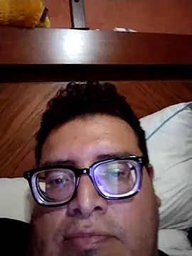 Santiagoqro85 online show from 10-05-25, 04:11